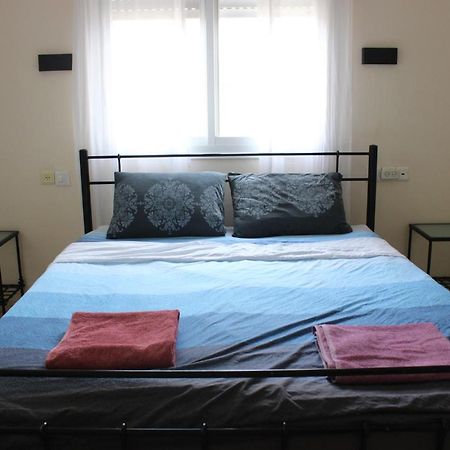 شقة Shadmot Devora  في Chez Rothman Sublet المظهر الخارجي الصورة