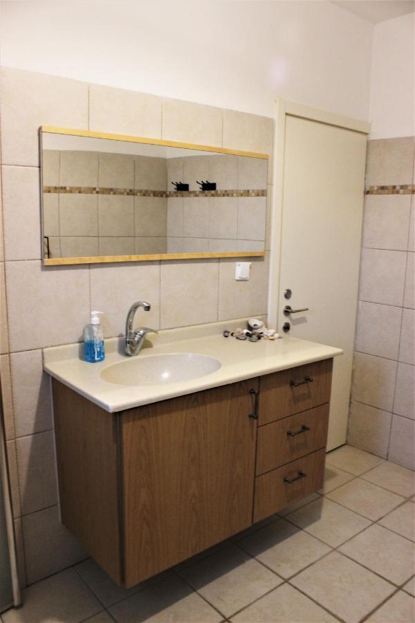 شقة Shadmot Devora  في Chez Rothman Sublet المظهر الخارجي الصورة