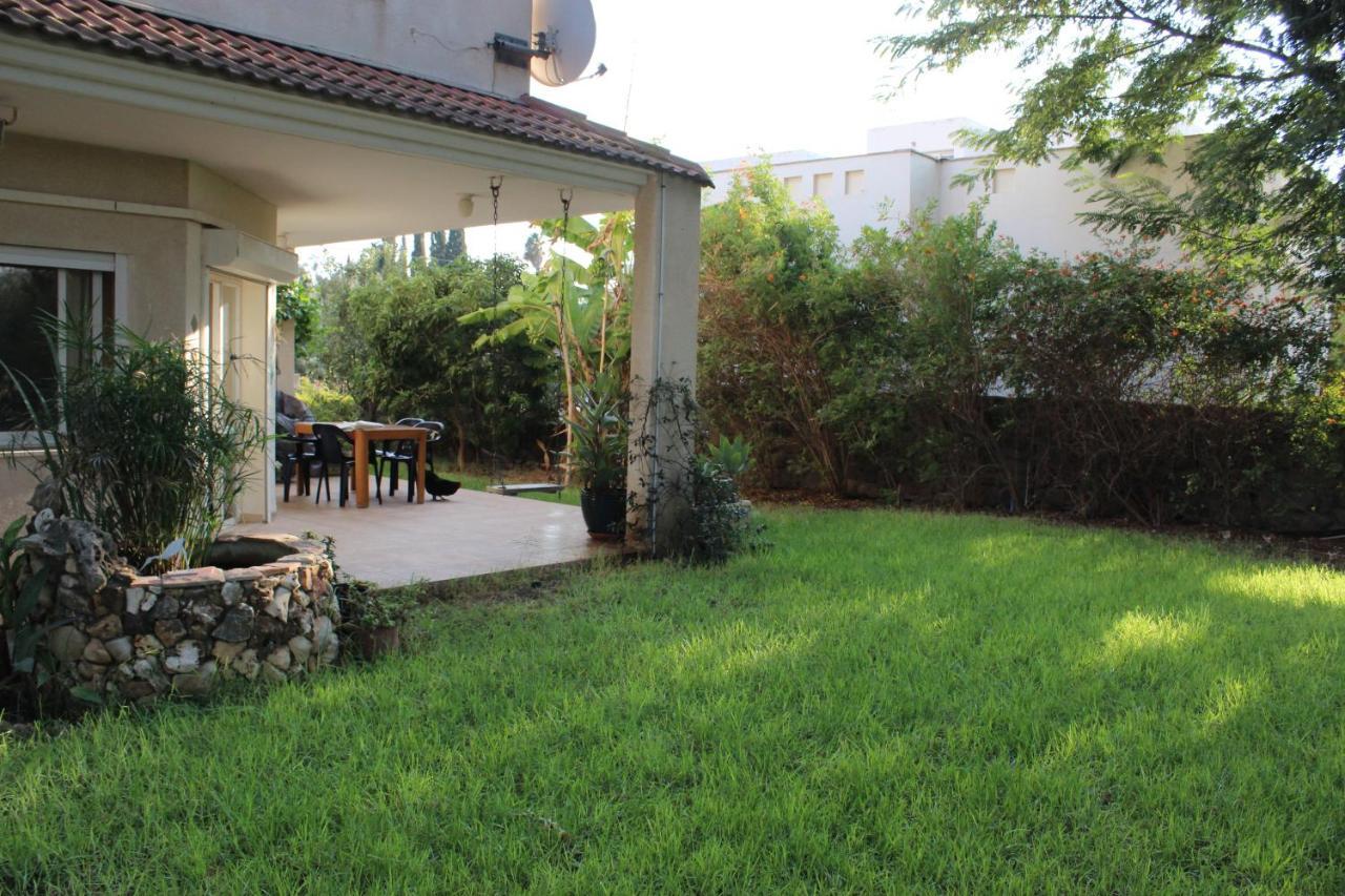 شقة Shadmot Devora  في Chez Rothman Sublet المظهر الخارجي الصورة